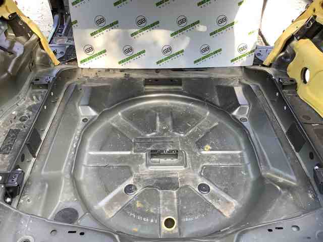 Ниша запаски LR061129 LAND ROVER