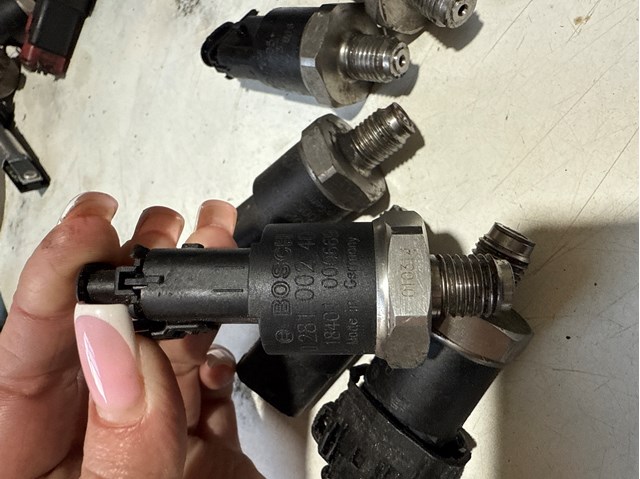 BOSCH 0281002405 Датчик давления топлива в наличии Тернополь