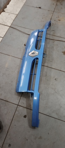 Облицовка радиатора 7700352125 RENAULT