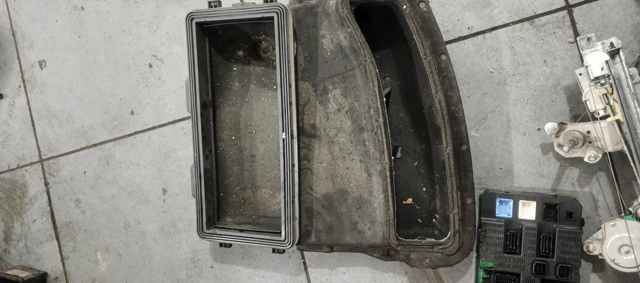 8251V0 PEUGEOT купить в Хмельницкий