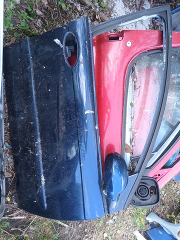 Пассажирская передняя дверь 9004P0 PEUGEOT