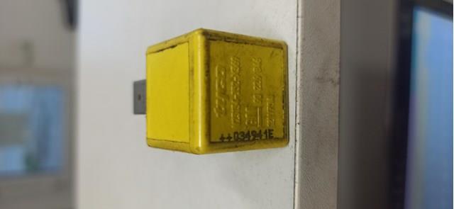 Реле топливного насоса 90226846 OPEL