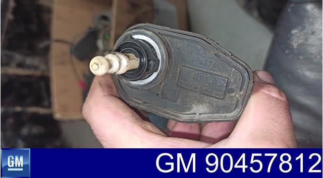 Гидрокорректор фар 90457812 GM