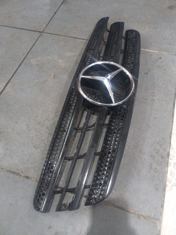 MERCEDES A1638801085 Решетка радиатора в наличии Николаев