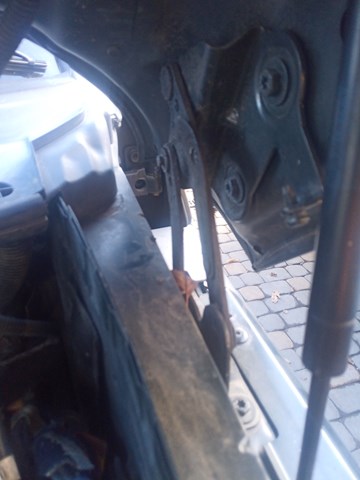 Шарнир капота правый BKB760080 LAND ROVER
