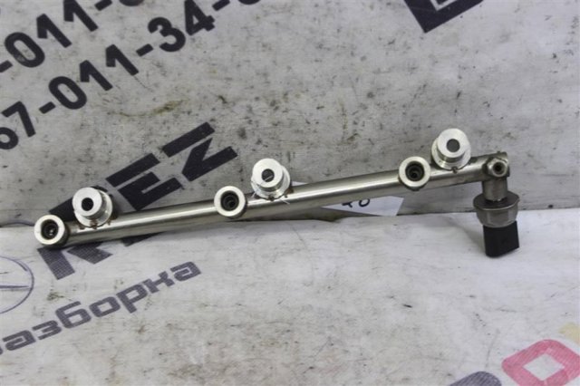 Распределитель топлива 03H133317B VAG