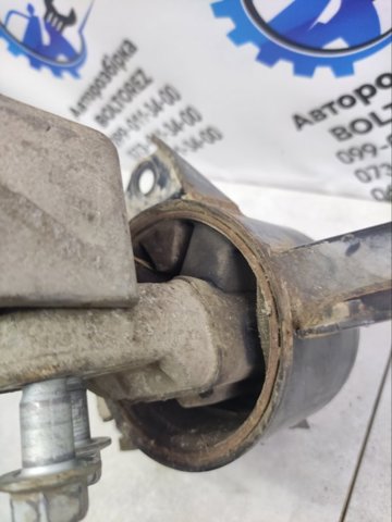 Левая подушка двигателя 218302H010 HYUNDAI