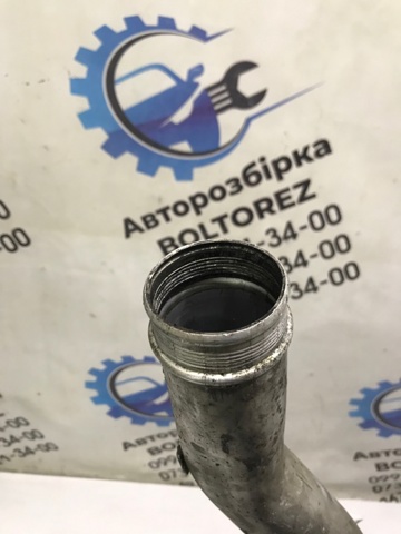 Патрубок воздушный, выход воздушного фильтра 30636854 VOLVO