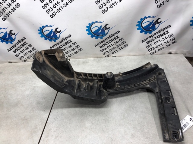 VOLVO 30698136 Направляющая заднего бампера правая в наличии Запорожье