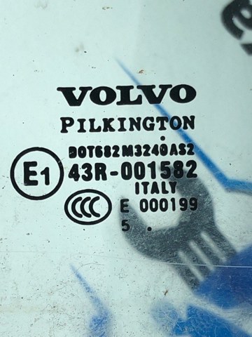 Уголок задней правой двери 31386897 VOLVO