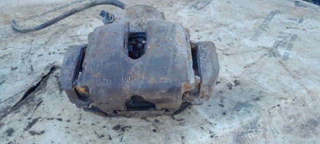 34116773132 BMW Суппорт тормозной передний правый купить в Днепр