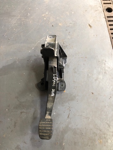 Педаль сцепления 465037621R RENAULT