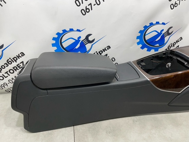 Ящик вещевой центральной консоли (подлокотника) 4G0864208G VAG