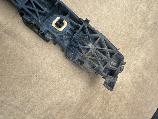 TOYOTA 5215542011 Кронштейн бампера заднего внешний правый в наличии Каменское