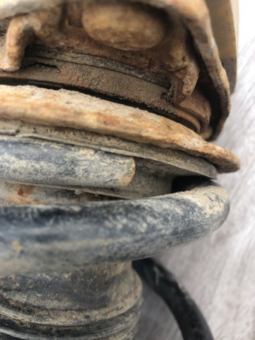 HYUNDAI 546302R300 Пружина передняя в наличии Чернигов