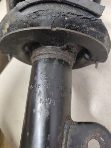 Передний правый амортизатор 546602B510 HYUNDAI