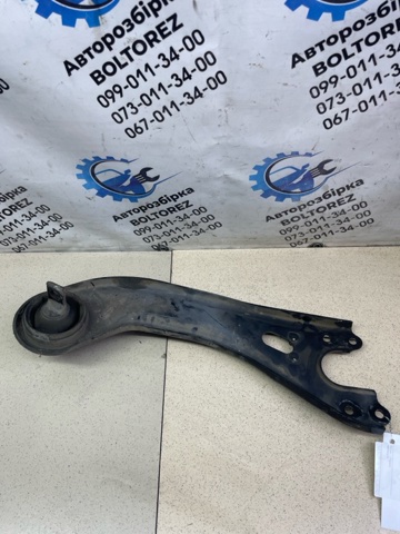552702T000 HYUNDAI Рычаг (тяга) задней подвески продольный нижний левый купить в Запорожье