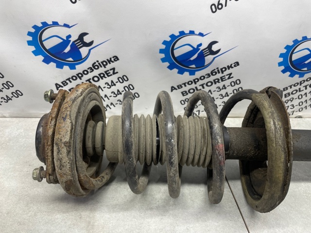NISSAN 553028H327 Амортизатор задний правый в наличии Ровно