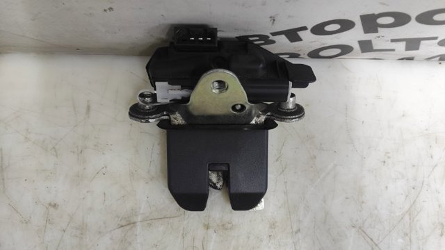 Замок и ручка двери задка 5J0827501B VAG
