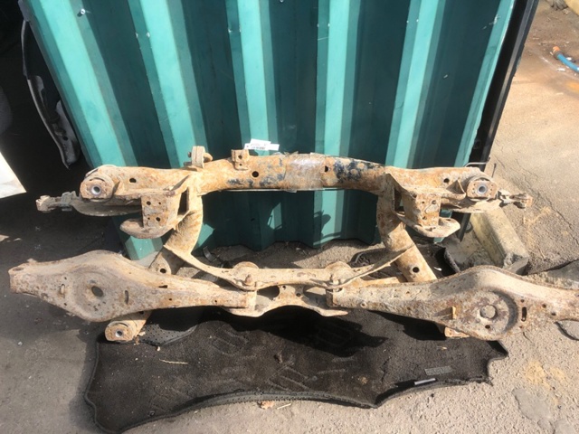 Балка задней подвески, подрамник Skoda SuperB 2