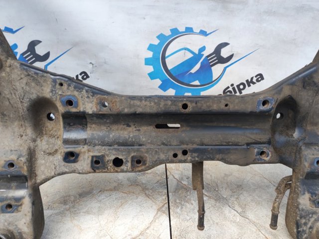 Крабобалка передней подвески 624002P000 HYUNDAI