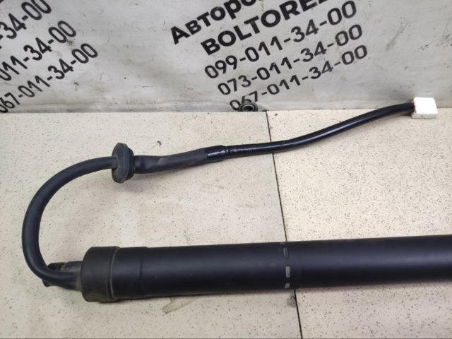 689200R020 Амортизатор багажника купить Черкассы