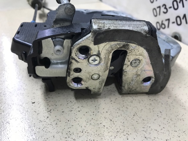 6906033111 TOYOTA Замок двери задней левой купить в Хмельницкий