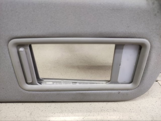 Козырек солнцезащитный автомобиля 7431042360B0 TOYOTA