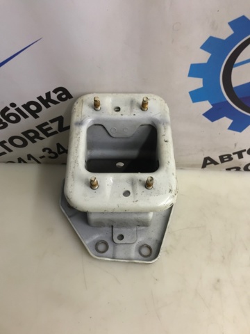 NISSAN 75115ED000 Кронштейн усилителя переднего бампера в наличии Николаев