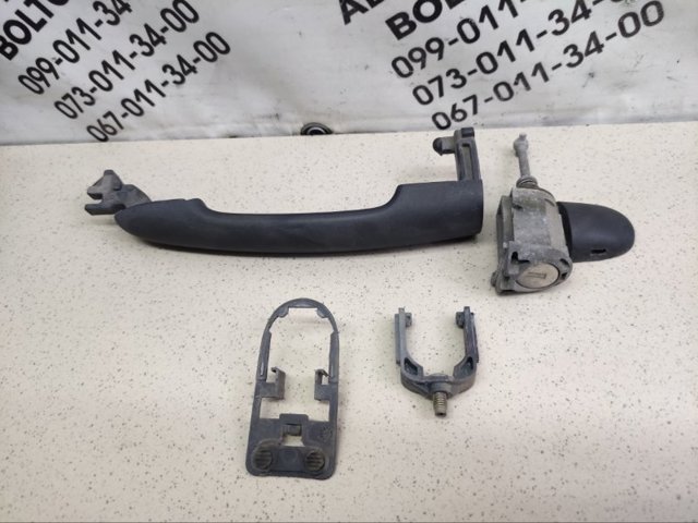RENAULT 7701472932 Ручка двери передней наружная левая в наличии Запорожье