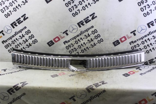 Накладка задней панели багажника 7P0863459F PORSCHE