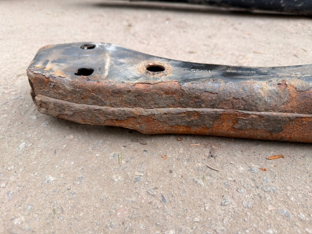 7P6399225D Балка крепления коробки передач купить Хмельницкий