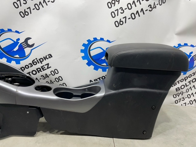 8011A085XB Подлокотник центральной консоли купить Кривой Рог