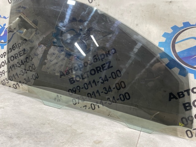 Стекло передней двери, правой 824212H010 HYUNDAI