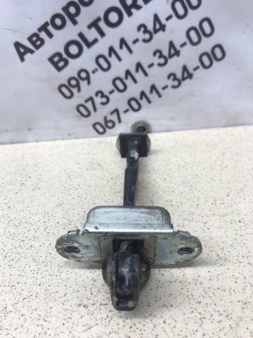 Ограничитель двери, задний 82430JG000 NISSAN