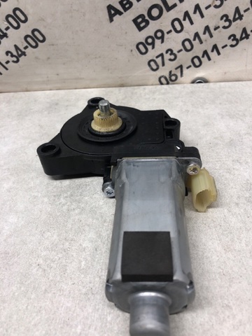 824502P000 HYUNDAI Мотор стеклоподъемника двери передней левой купить в Киев