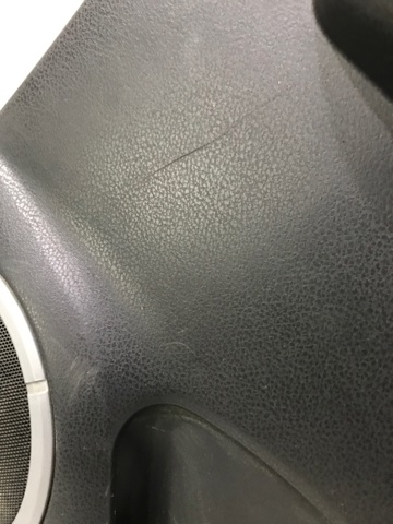 Обшивка правой задней двери 8373065J00CAW SUZUKI
