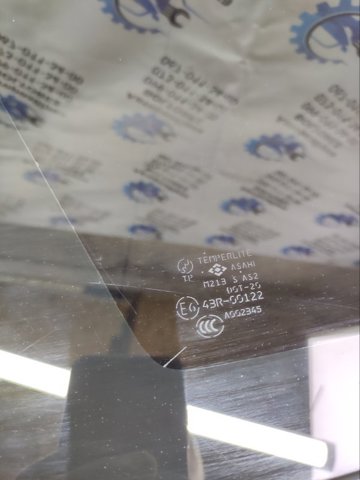 8457065J00 SUZUKI Стекло кузова (багажного отсека) левое купить в Ровно