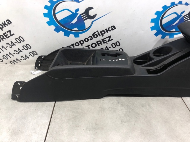 HYUNDAI 846101H1200W Консоль панели управления центральная в наличии Кривой Рог