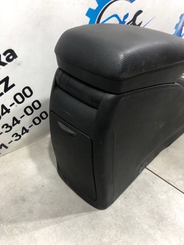 HYUNDAI 846101H1200W Консоль панели управления центральная в наличии Винница