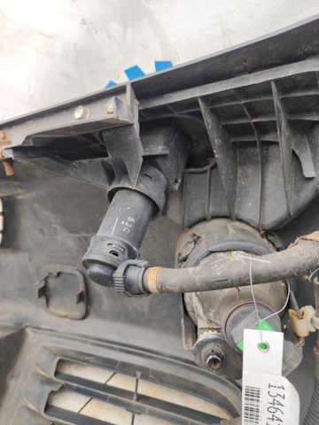 Форсунка омывателя передней правой фары 8520748020 TOYOTA