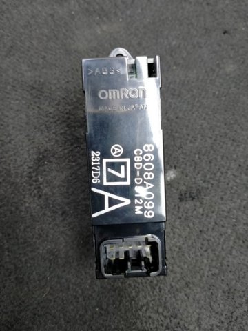 8608A099 MITSUBISHI Кнопочный блок управления стеклоподъемником передний правый купить в Харьков