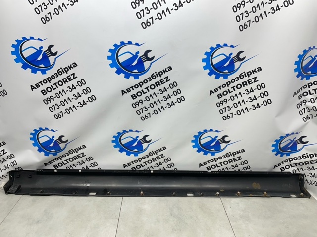 Накладка (молдинг) порога наружная левая 877703E500 HYUNDAI