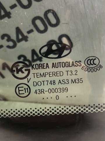 878102B050 Стекло кузова (багажного отсека) левое купить Винница
