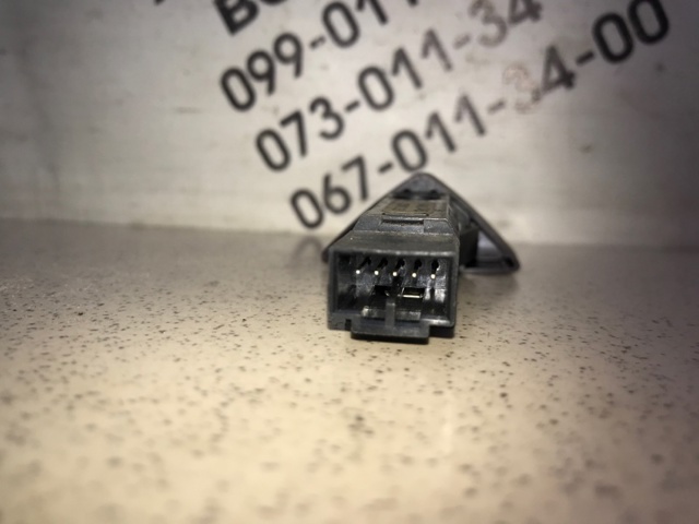 Кнопка включения аварийной сигнализации 9441045 VOLVO