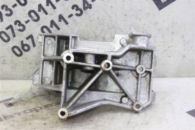 Крепление генератора 9643834880 PEUGEOT