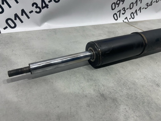 Амортизатор передней подвески A1643205813 MERCEDES