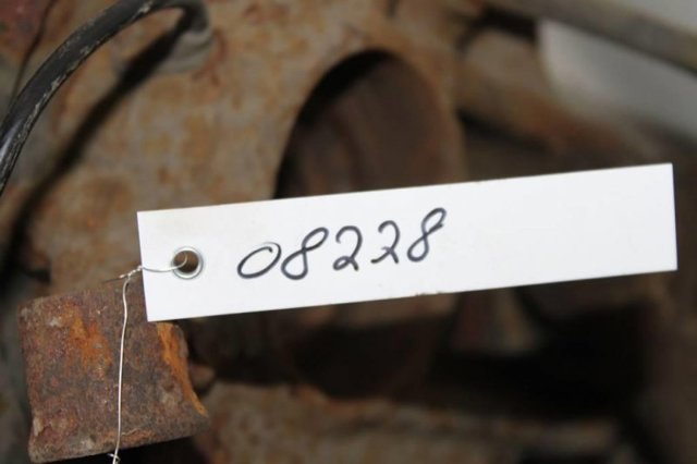 A1643500808 MERCEDES Цапфа задняя правая купить в Украина