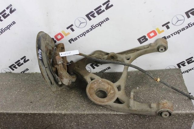 MERCEDES A1643500808 Цапфа задняя правая в наличии Кривой Рог
