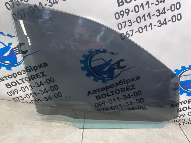 A1647200820 MERCEDES Стекло двери передней правой купить в Львов